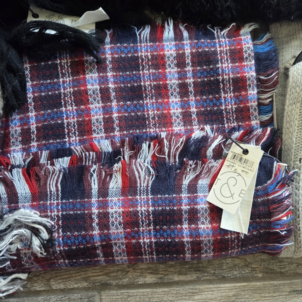 Assorted Scarves Collection - Picture 3 of 7